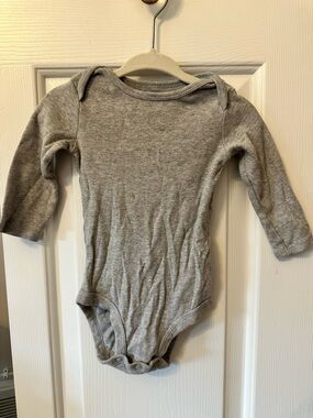 Simple Gray Long-Sleeve Baby One-Piece Bodysuit